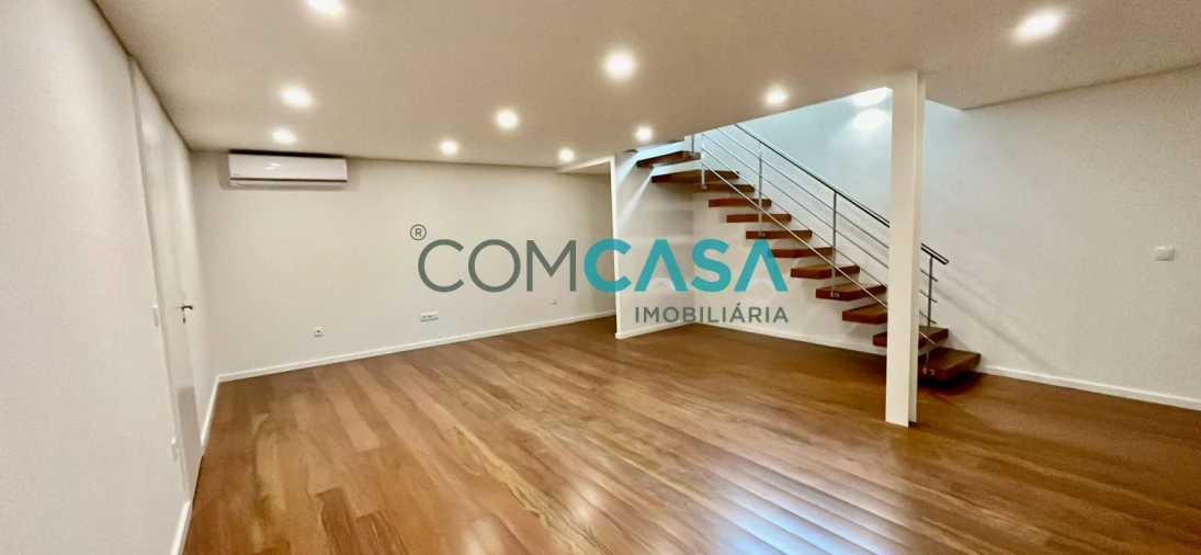 Apartamento T1 para Venda em Ramalde Foto 6