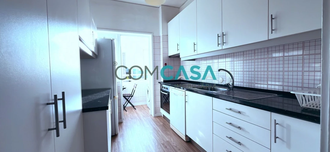 Apartamento T1 para Venda em Lordelo do Ouro e Massarelos Foto 14
