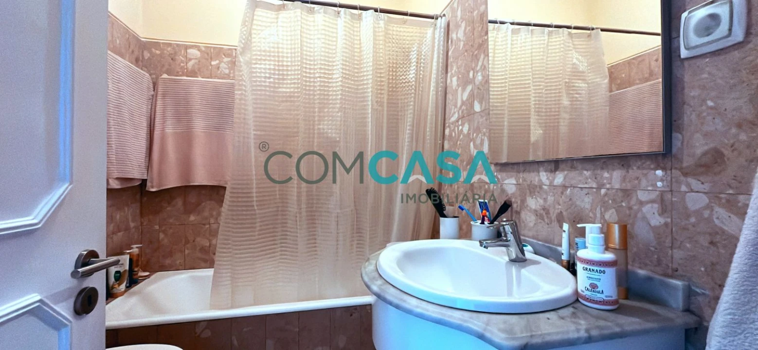 Apartamento T1 para Venda em Lordelo do Ouro e Massarelos Foto 17