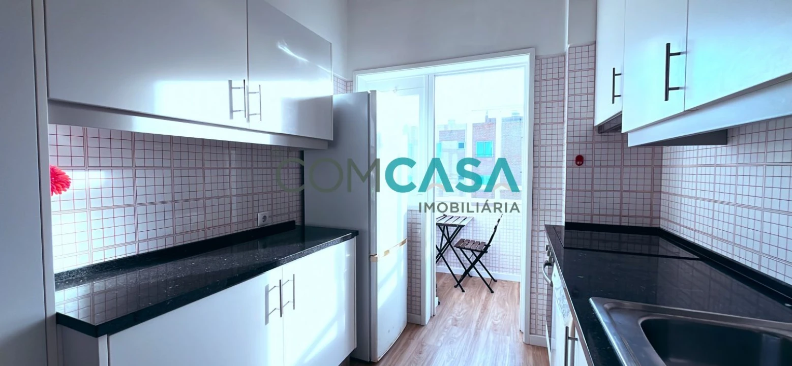 Apartamento T1 para Venda em Lordelo do Ouro e Massarelos Foto 12
