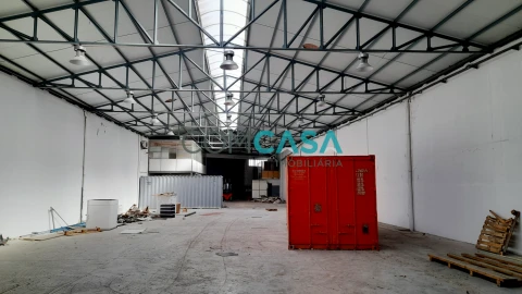 Loja para Arrendamento em Perafita, Lavra e Santa Cruz do Bispo