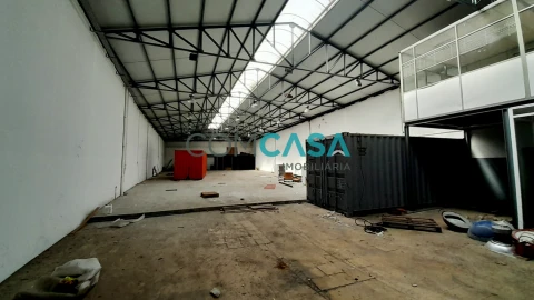 Loja para Arrendamento em Perafita, Lavra e Santa Cruz do Bispo