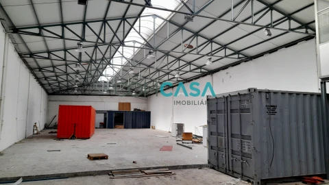 Loja para Arrendamento em Perafita, Lavra e Santa Cruz do Bispo