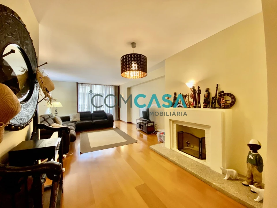 Apartamento T3 para Venda em Aldoar, Foz do Douro e Nevogilde Foto 1