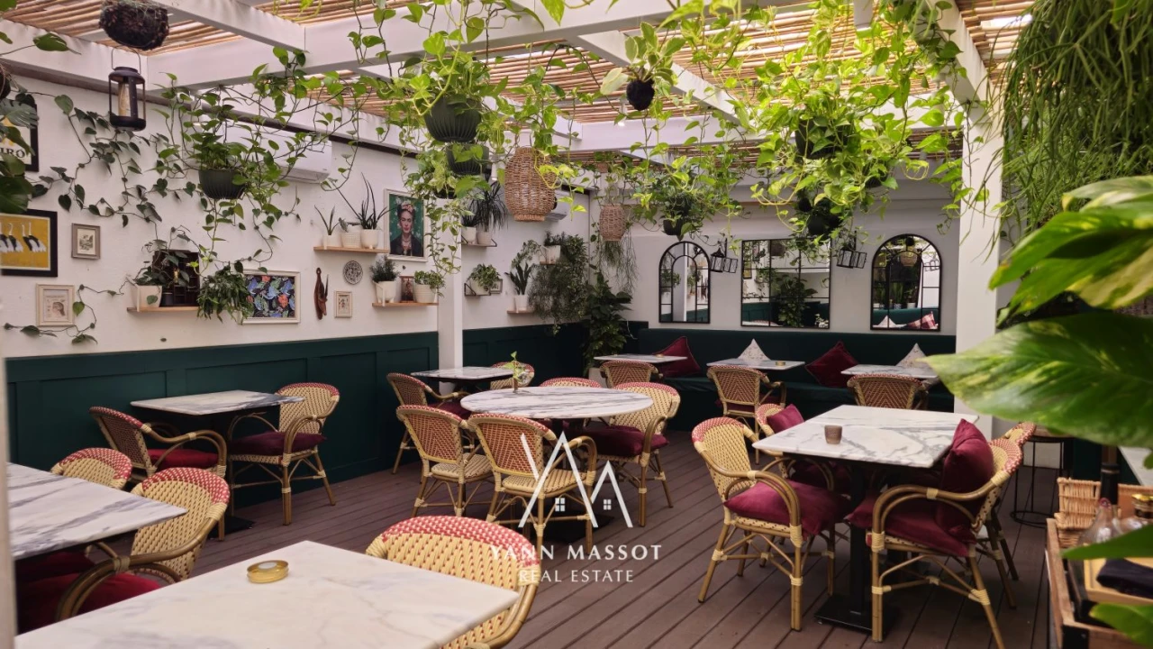 Loja para Trespasse em Santo António Foto 18