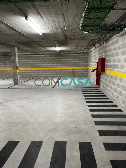 Garagem para Arrendamento em Campanhã