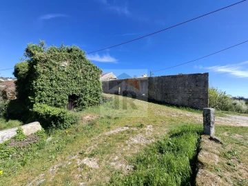 Moradia T4 para Venda em Vila Maior