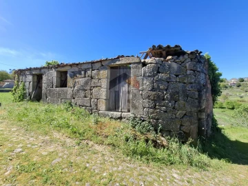 Moradia T4 para Venda em Vila Maior