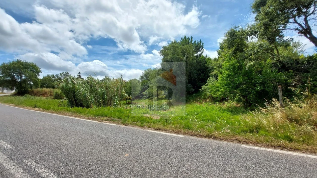 Terreno para Venda em Alvorninha Foto 2