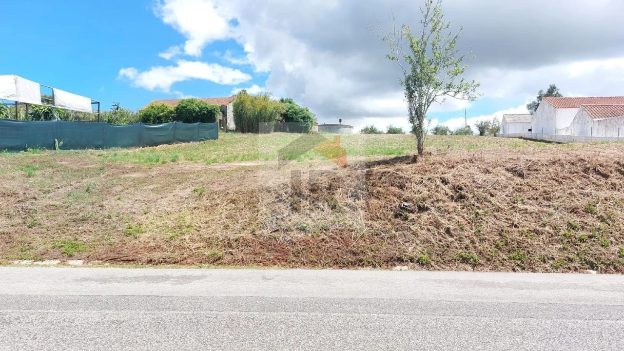 Terreno para Venda em Alvorninha Foto 1