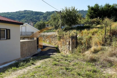 Moradia T3 para Venda em Lordelo