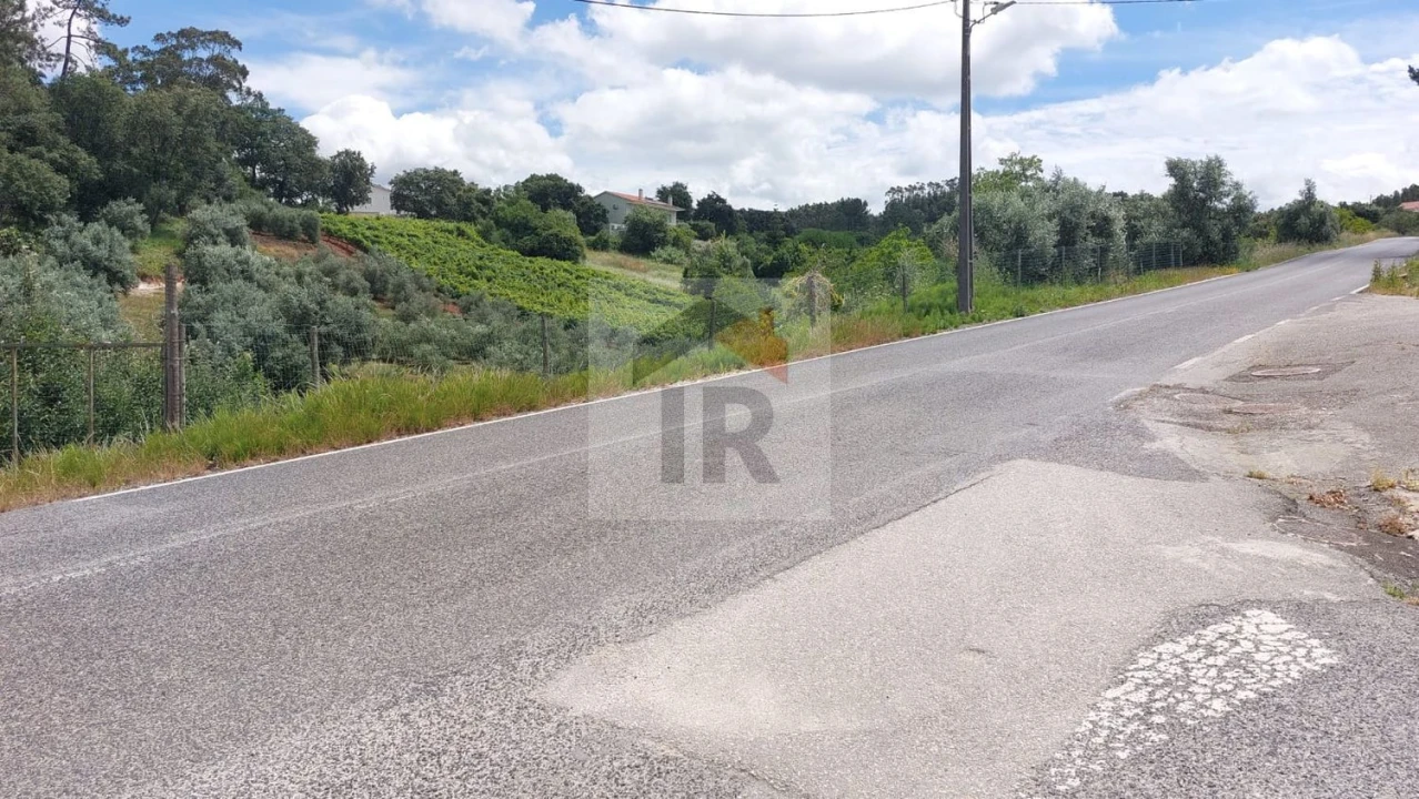 Terreno para Venda em Alvorninha Foto 2