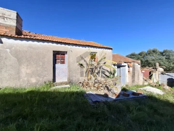 Moradia T2 para Venda em A dos Negros