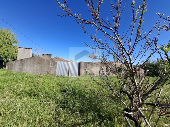 Moradia T2 para Venda em A dos Negros Foto 2