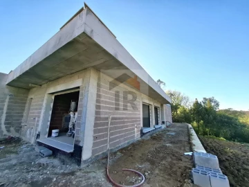 Moradia T3 para Venda em Nossa Senhora do Pópulo, Coto e São Gregório