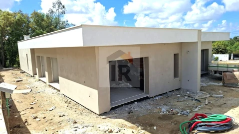 Moradia T3 para Venda em Nossa Senhora do Pópulo, Coto e São Gregório