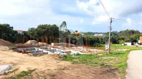 Moradia T3 para Venda em Nossa Senhora do Pópulo, Coto e São Gregório