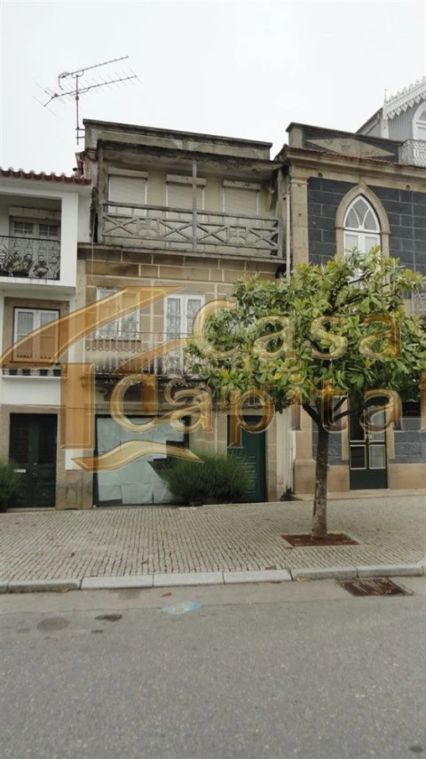 Moradia T5 para Venda em São Martinho de Antas e Paradela de Guiães