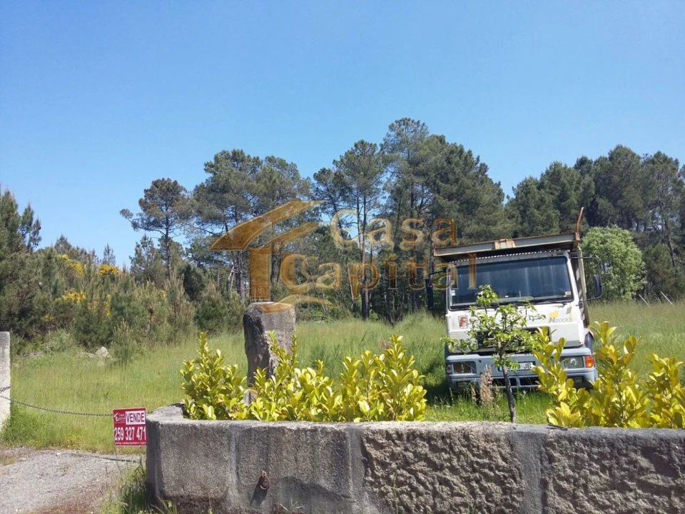 Terreno para Venda em Mouçós e Lamares Foto 1