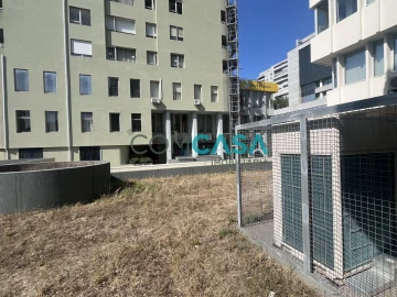 Loja para Venda em Lordelo do Ouro e Massarelos