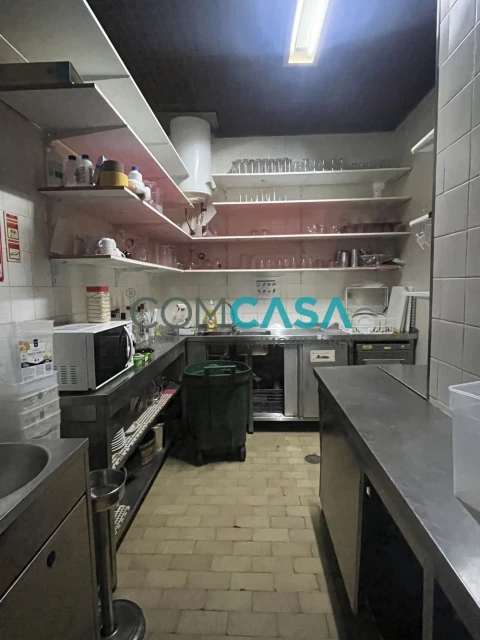 Loja para Venda em Lordelo do Ouro e Massarelos