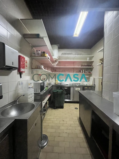 Loja para Venda em Lordelo do Ouro e Massarelos