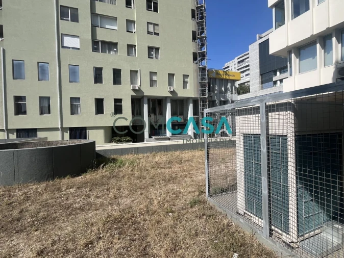 Loja para Venda em Lordelo do Ouro e Massarelos Foto 36