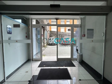 Loja para Arrendamento em Gondomar (São Cosme), Valbom e Jovim