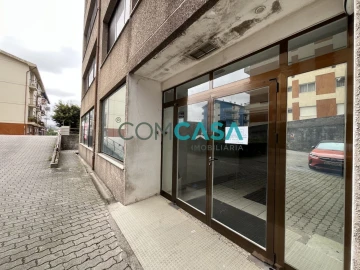 Loja para Arrendamento em Gondomar (São Cosme), Valbom e Jovim