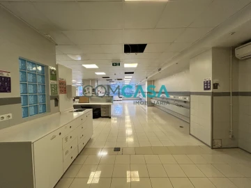 Loja para Arrendamento em Gondomar (São Cosme), Valbom e Jovim