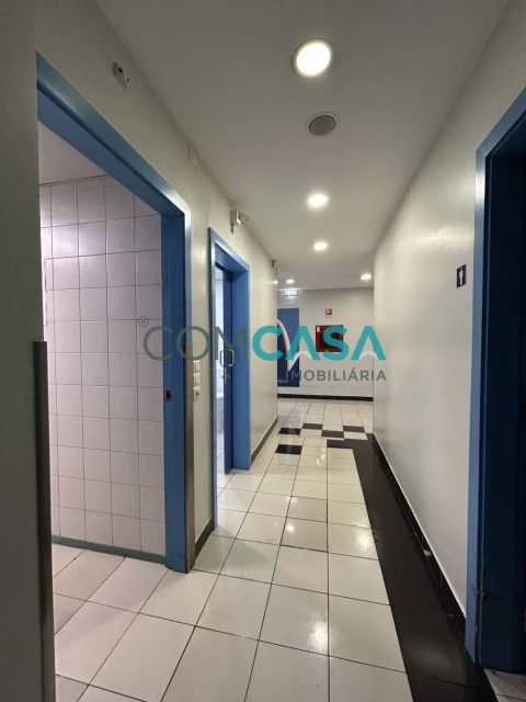 Loja para Arrendamento em Gondomar (São Cosme), Valbom e Jovim