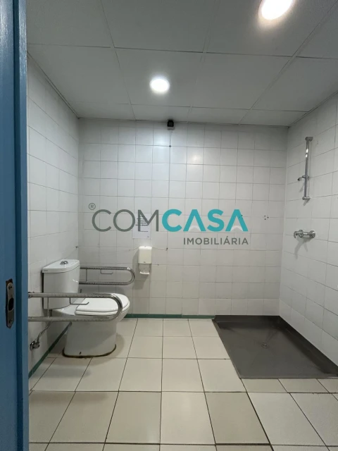 Loja para Arrendamento em Gondomar (São Cosme), Valbom e Jovim