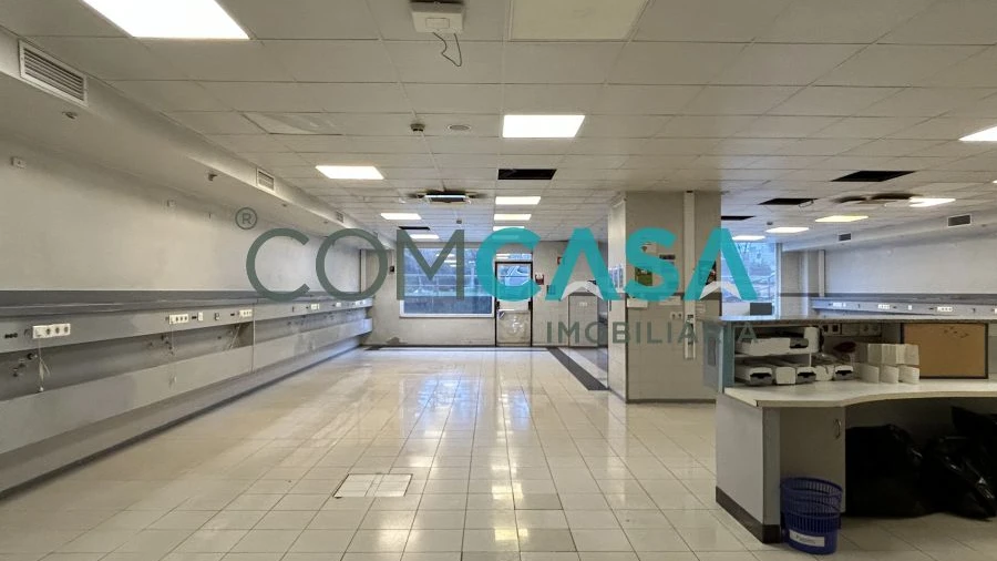 Loja para Arrendamento em Gondomar (São Cosme), Valbom e Jovim