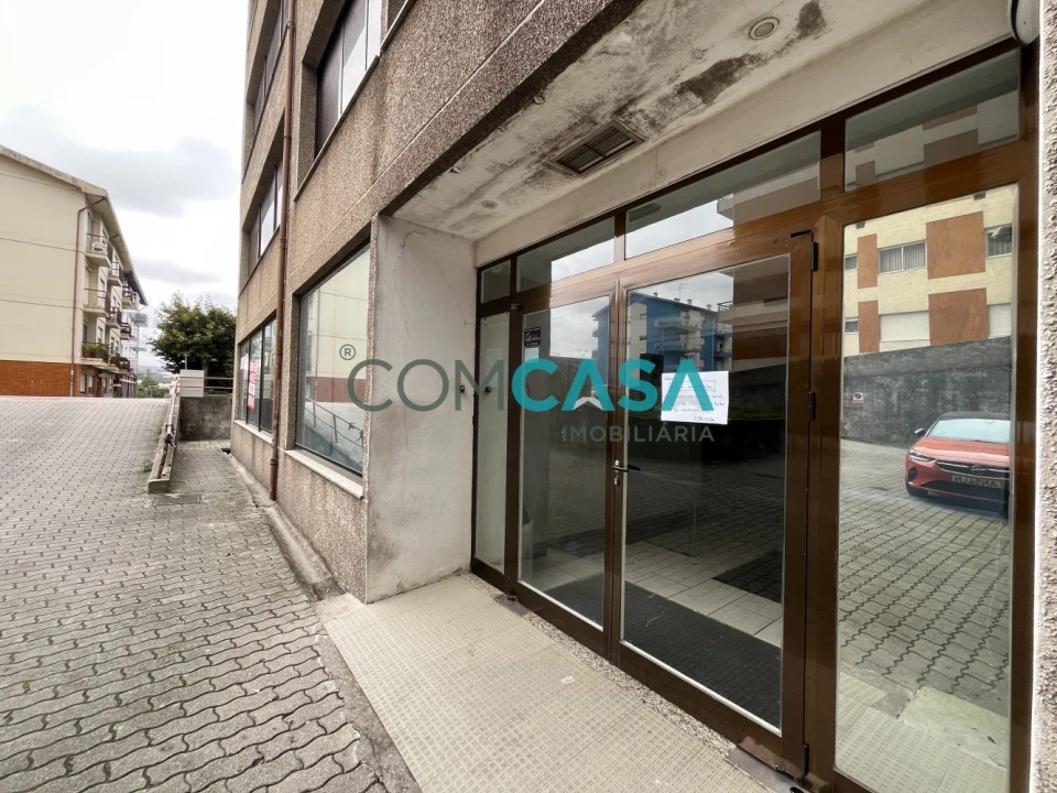 Loja para Arrendamento em Gondomar (São Cosme), Valbom e Jovim Foto 4