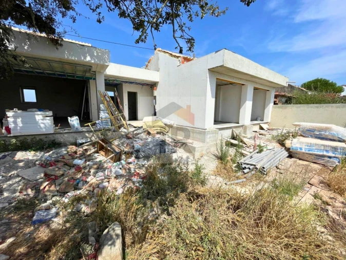 Moradia T2 para Venda em Alvorninha Foto 3