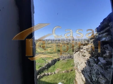 Moradia T1 para Venda em Carva e Vilares