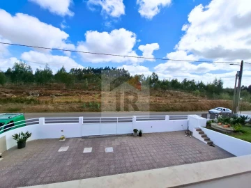 Moradia T3 para Venda em Nossa Senhora do Pópulo, Coto e São Gregório