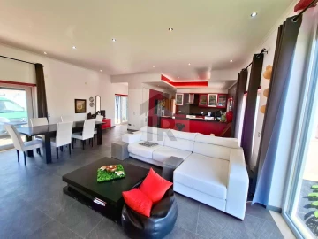 Moradia T3 para Venda em Nossa Senhora do Pópulo, Coto e São Gregório