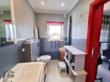 Moradia T3 para Venda em Nossa Senhora do Pópulo, Coto e São Gregório