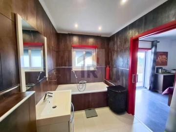 Moradia T3 para Venda em Nossa Senhora do Pópulo, Coto e São Gregório