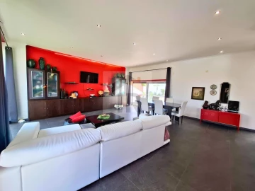 Moradia T3 para Venda em Nossa Senhora do Pópulo, Coto e São Gregório