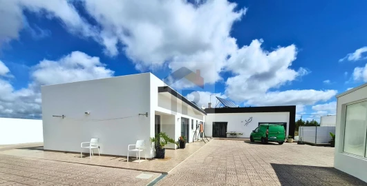 Moradia T3 para Venda em Nossa Senhora do Pópulo, Coto e São Gregório