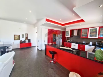 Moradia T3 para Venda em Nossa Senhora do Pópulo, Coto e São Gregório