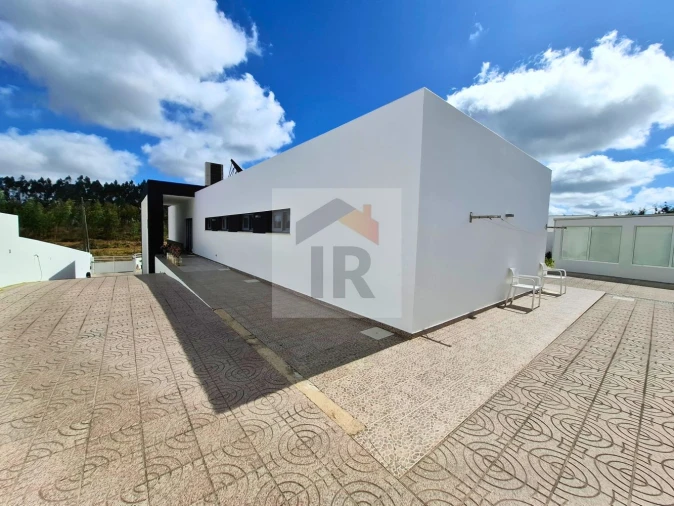 Moradia T3 para Venda em Nossa Senhora do Pópulo, Coto e São Gregório Foto 3