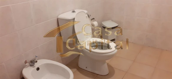 Loja para Arrendamento em Constantim e Vale de Nogueiras