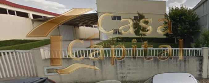 Loja para Arrendamento em Constantim e Vale de Nogueiras