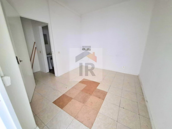 Loja para Arrendamento em Nossa Senhora do Pópulo, Coto e São Gregório Foto 6