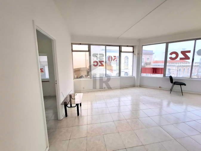 Loja para Arrendamento em Nossa Senhora do Pópulo, Coto e São Gregório Foto 5