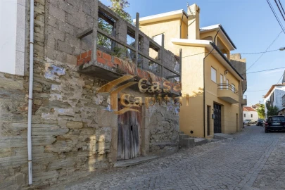 Moradia T2 para Venda em Poiares e Canelas
