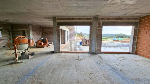 Moradia T3 para Venda em Salir de Matos